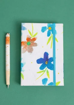 Brush-muistikirja kangaspäällysteistä paperia