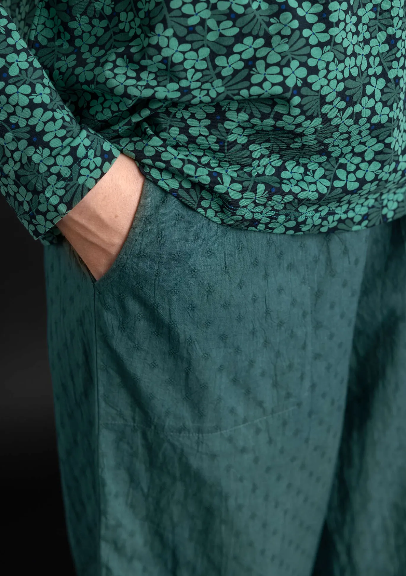 Ekopuuvillahousut dobby-kudosta1