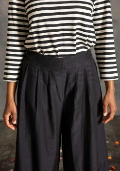 Housut puuvillaa ja silkkiä