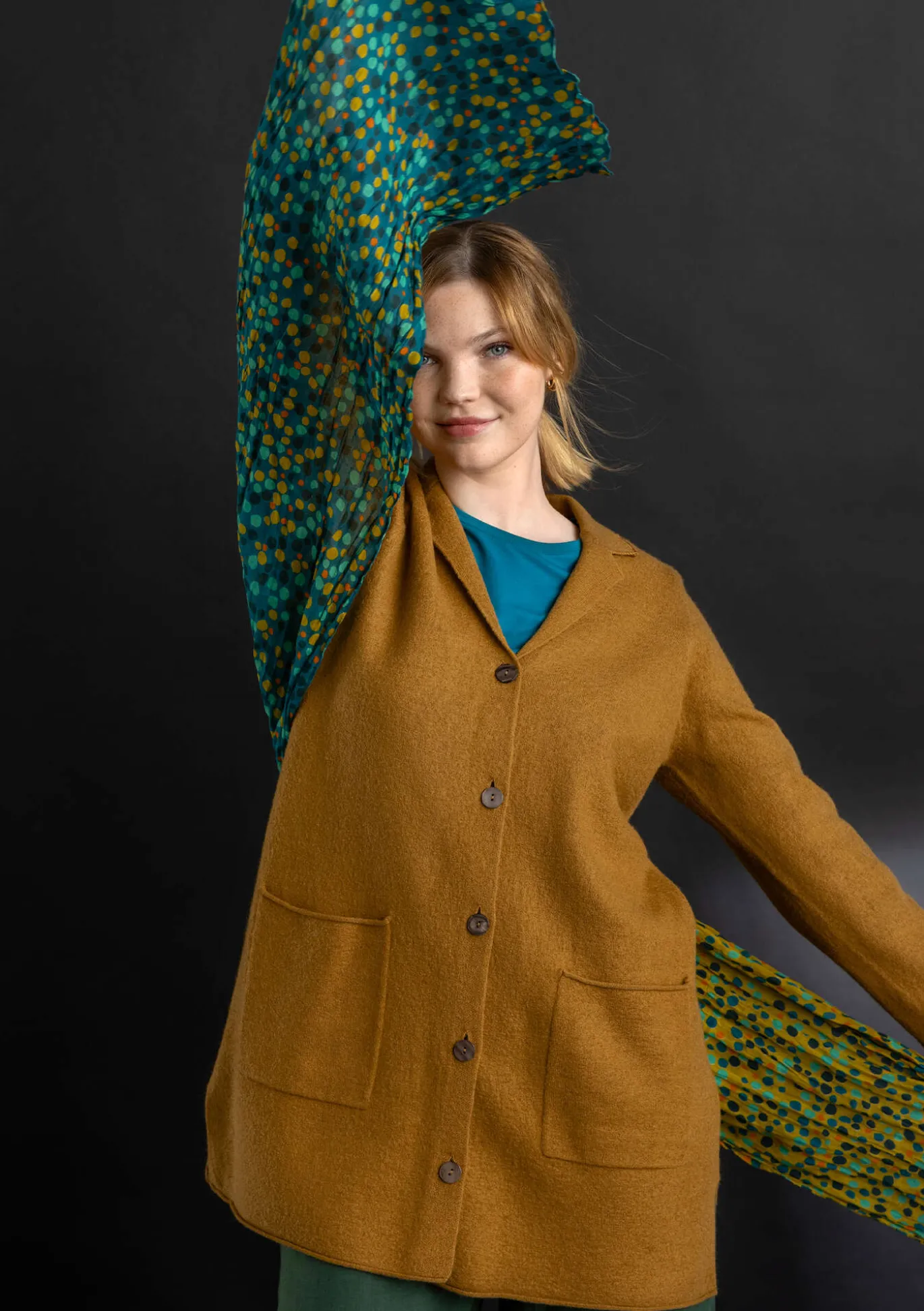 Huivi ”Hedda” ekopuuvillaa