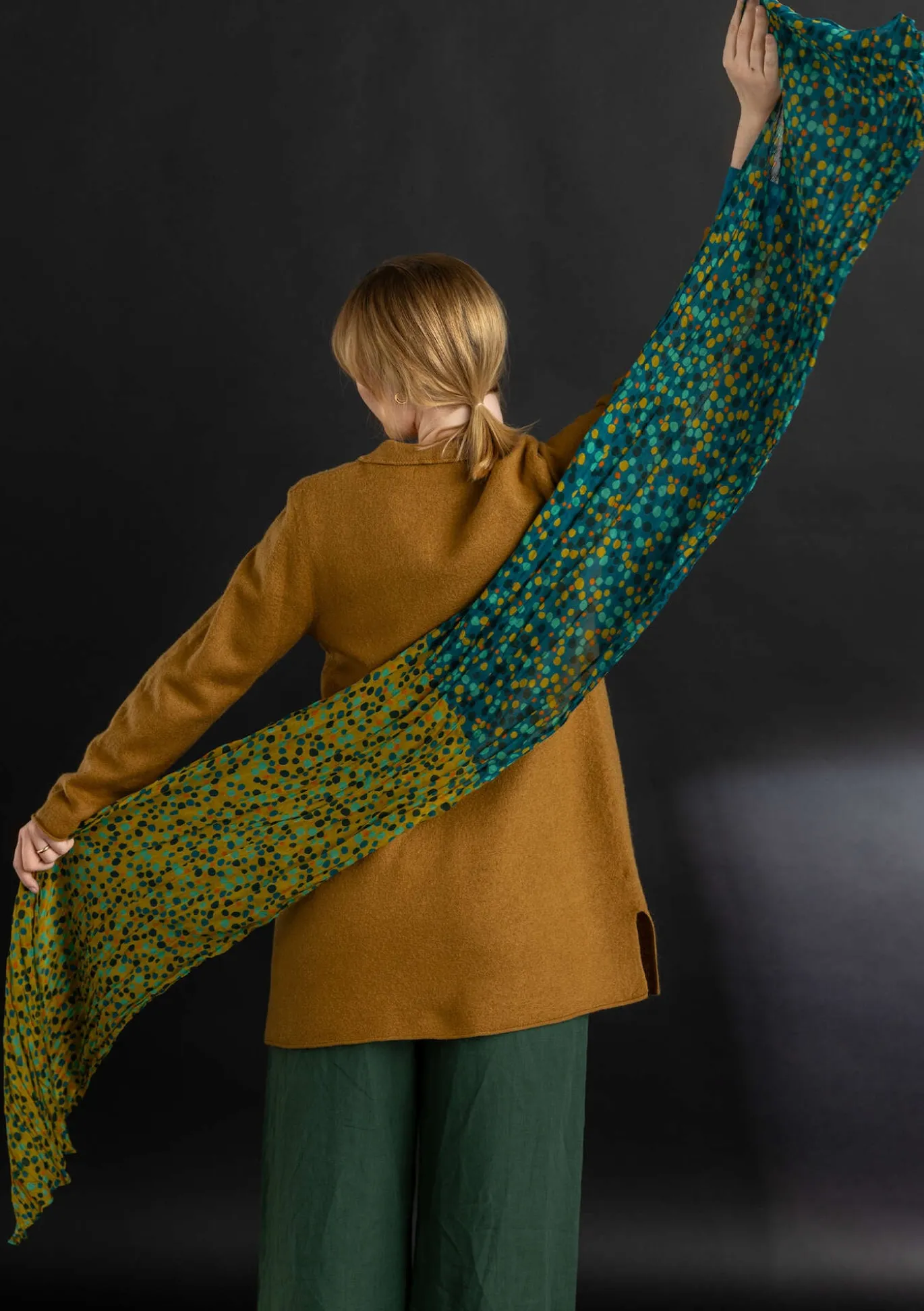 Huivi ”Hedda” ekopuuvillaa