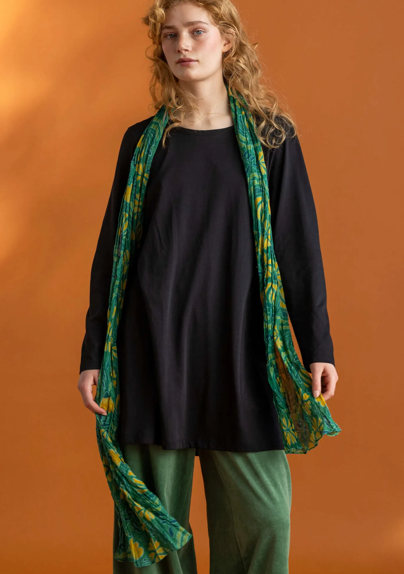 Huivi ”Hedda” ekopuuvillaa