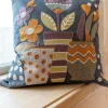 Kirjailtu tyynynpäällinen "Flower pots" ekopuuvillaa