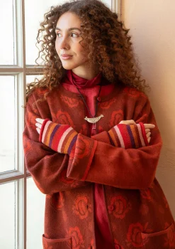 Käännettävä neulottu takki ”Aria” huovutettua villaa