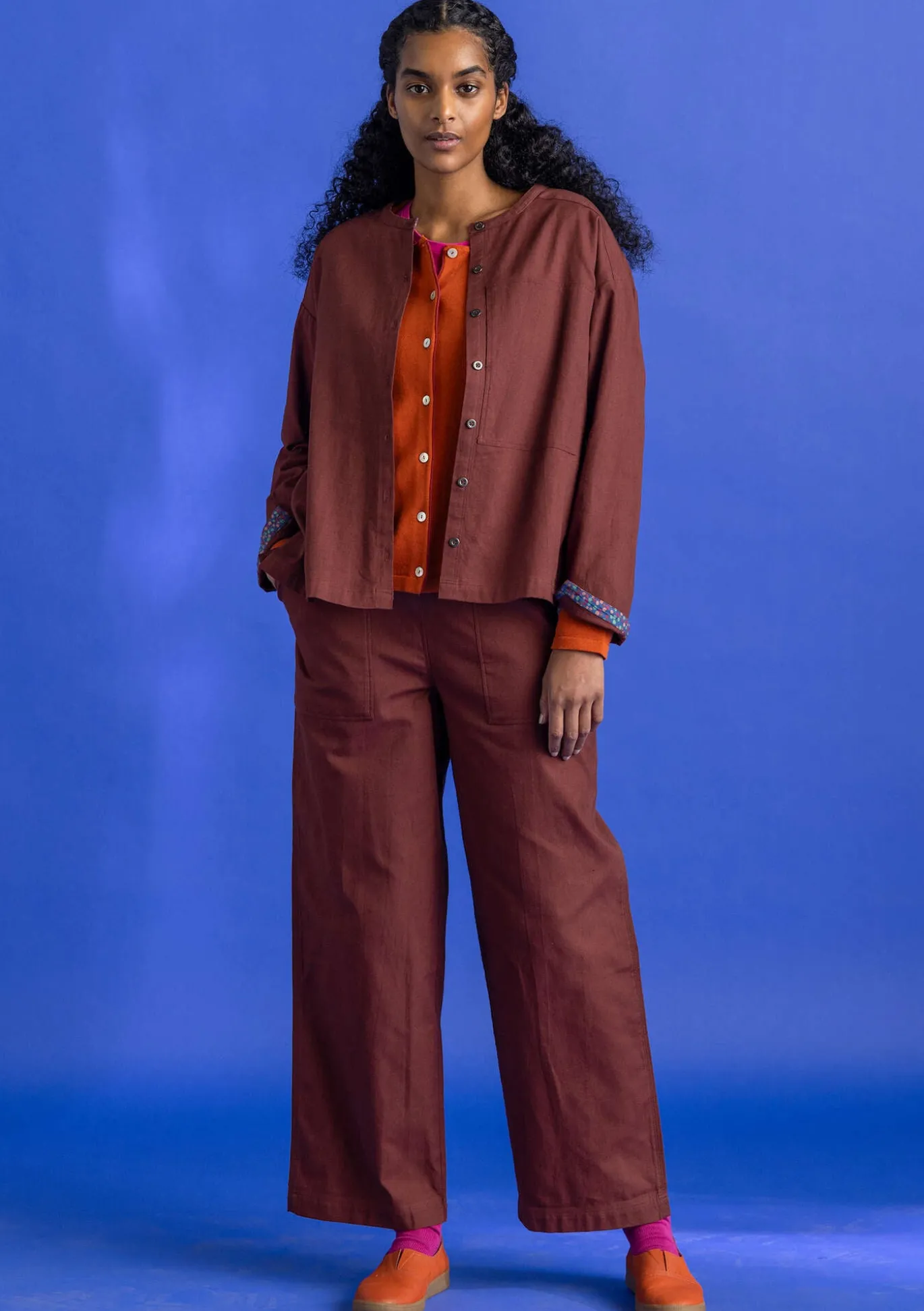 Kudotut twillhousut ekopuuvillaa