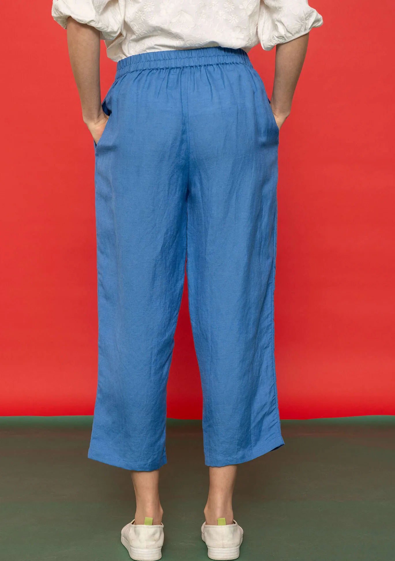 Margit-kangashousut pellavaa ja modaalia