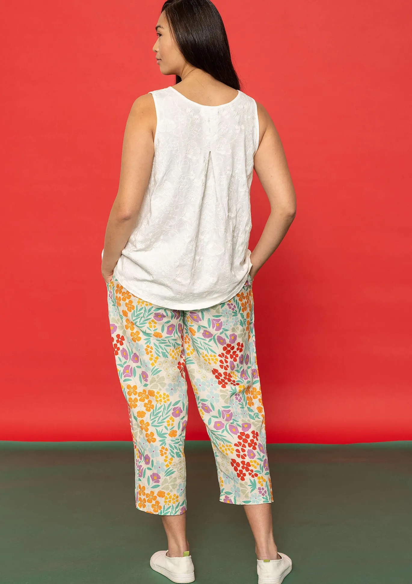 Margit-kangashousut pellavaa ja modaalia