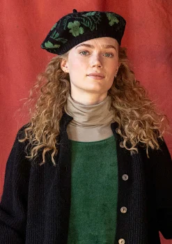 Neulebaskeri "Gnistra" alpakkasekoitetta sekä ekologista ja kierrätettyä puuvillaa