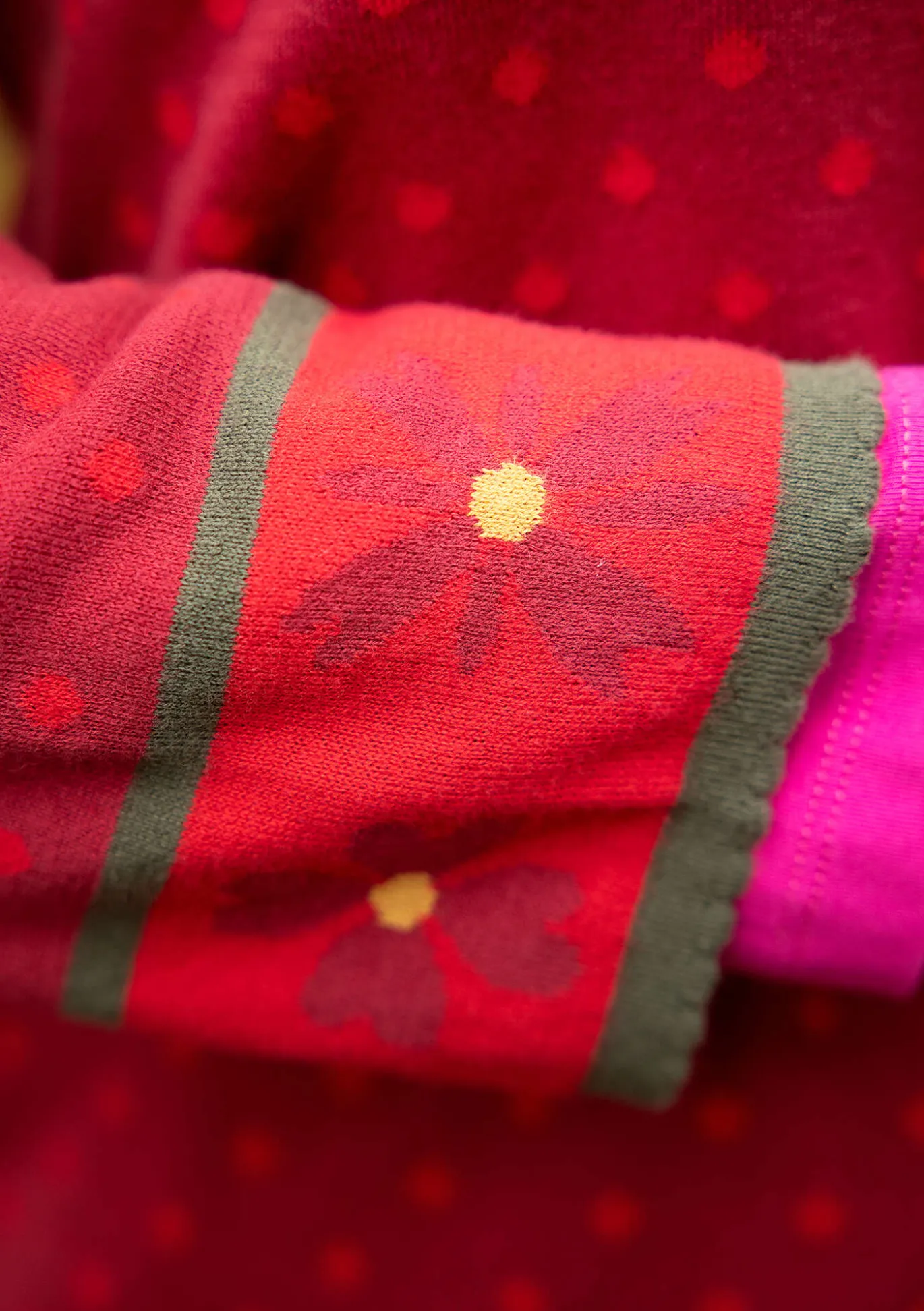 Neulepusero "Maria" ekologista ja kierrätettyä puuvillaa