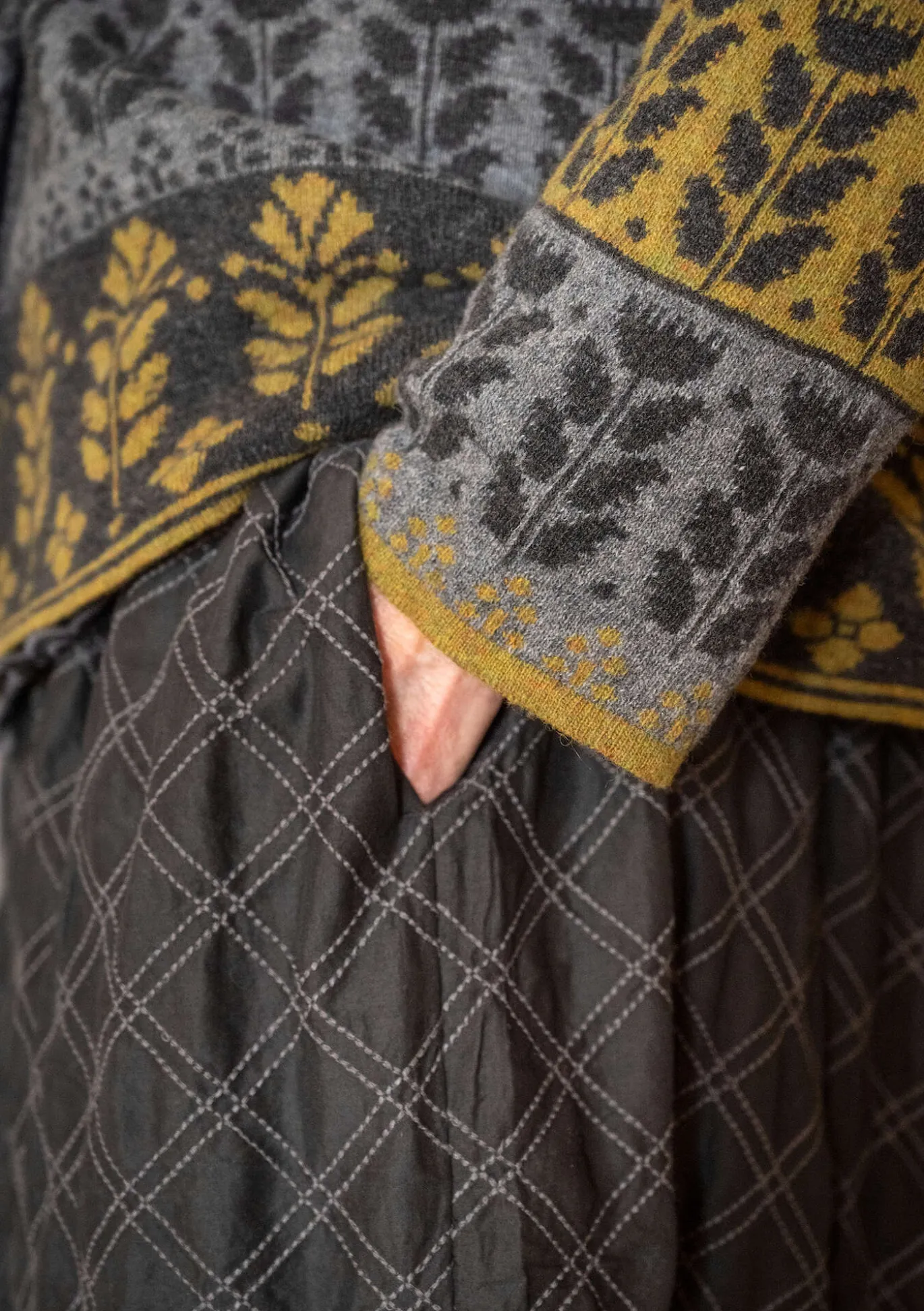 Neuletakki "Edda" kierrätettyä villasekoitetta