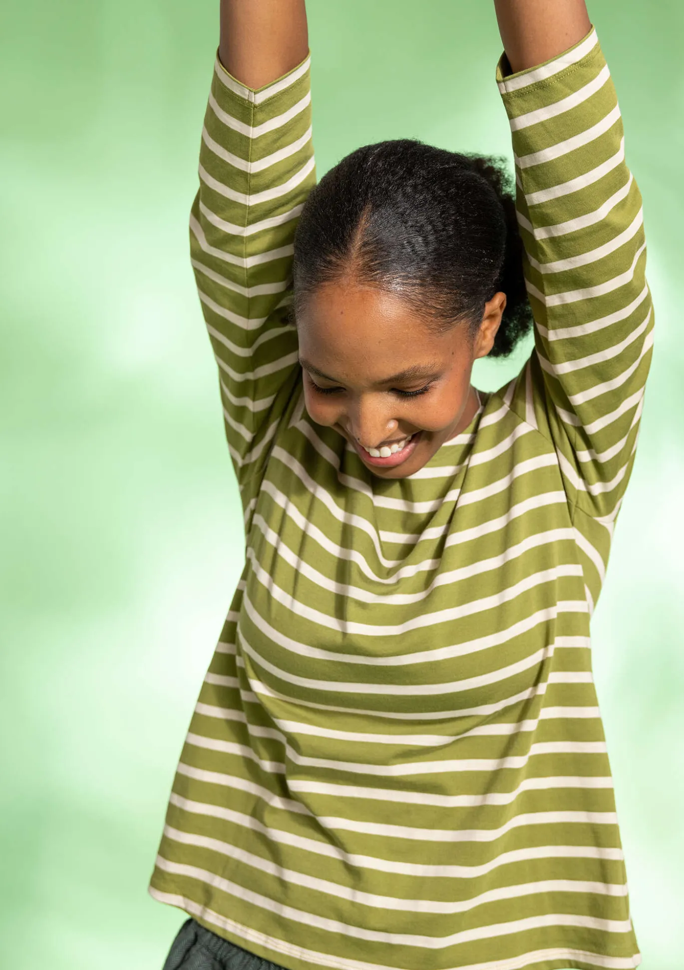 Raidallinen pusero ekopuuvillaa ja modaalia