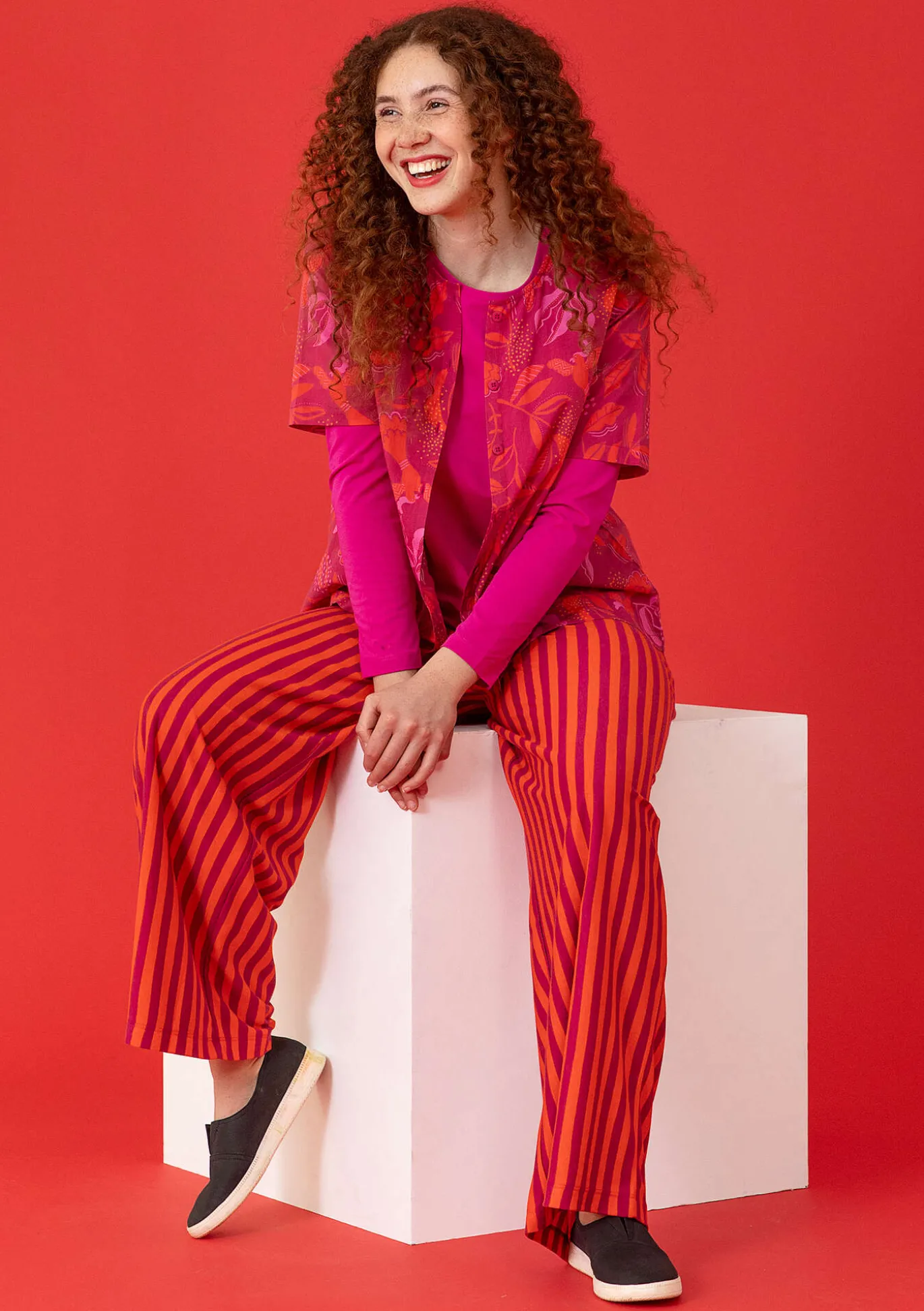 Raidalliset trikoohousut ekopuuvillaa ja modaalia