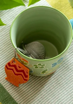 Teesihti "Flower pots" keramiikkaa ja metallia