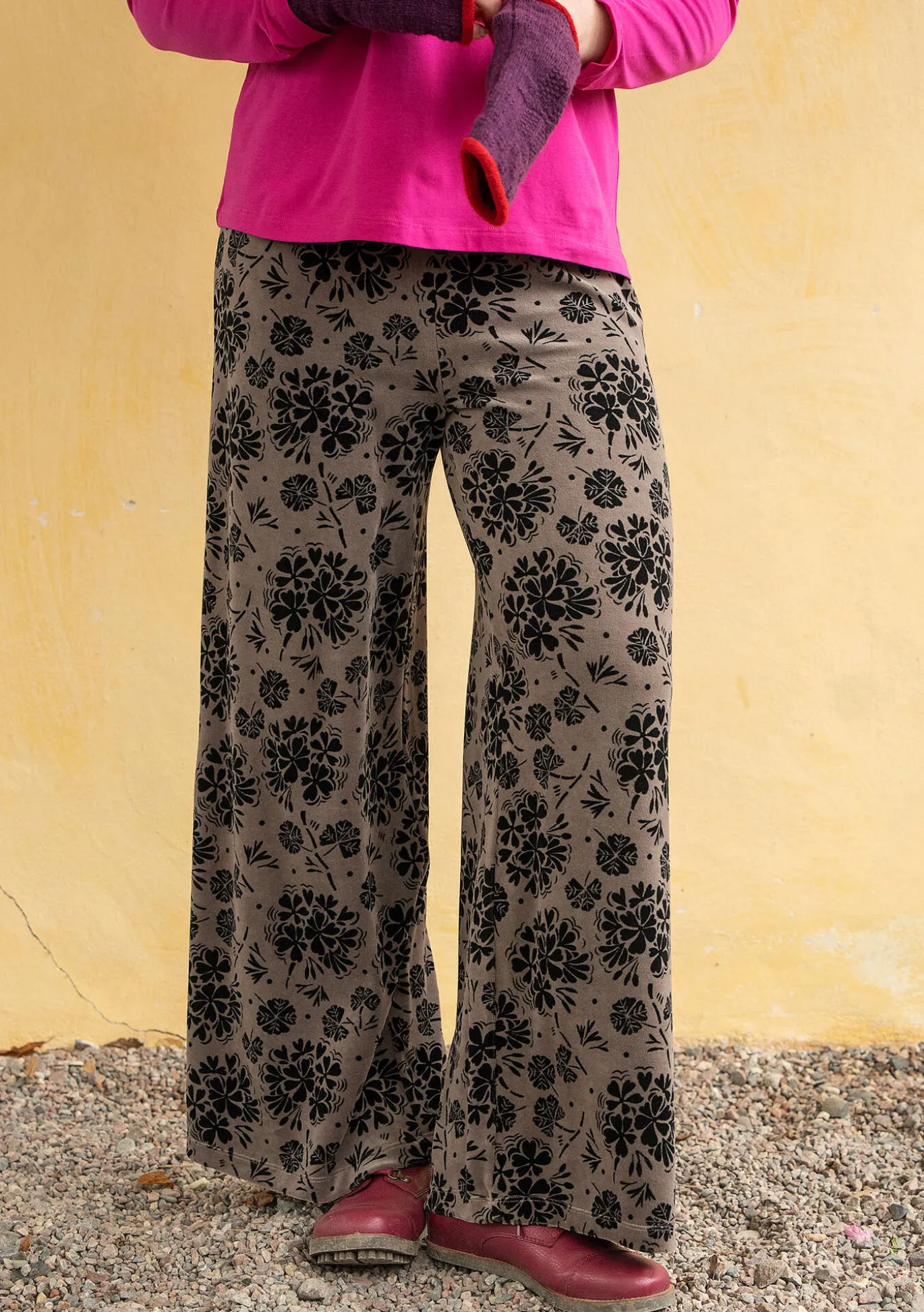 Veluurihousut ”Selma” i ekopuuvillaa / kierrätettyä polyesteriä