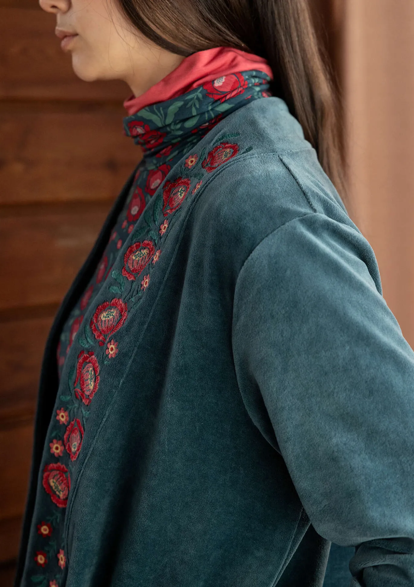 Veluurineuletakki "Nora" ekopuuvillaa ja kierrätettyä polyesteriä