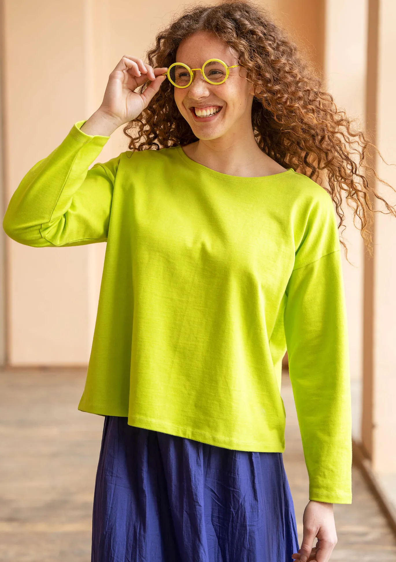 Yksivärinen pusero ekopuuvillaa